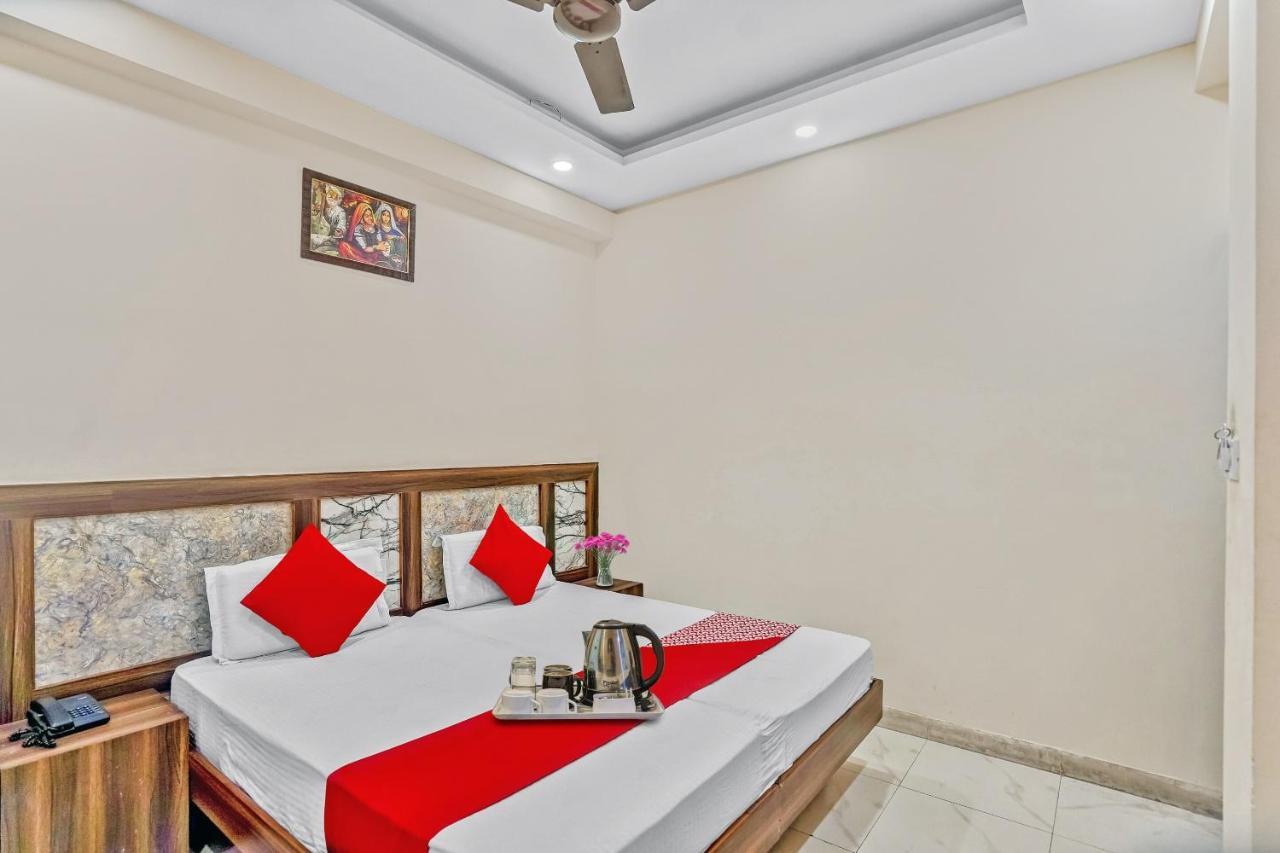 Oyo 88326 Hotel Cloud 9 Nueva Delhi Exterior foto