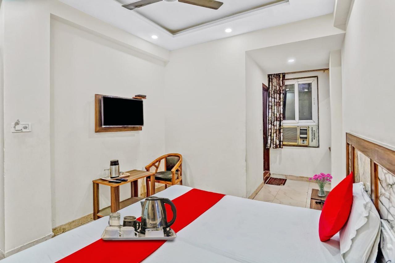 Oyo 88326 Hotel Cloud 9 Nueva Delhi Exterior foto