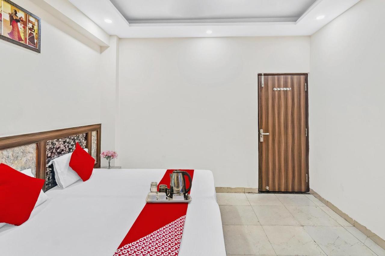 Oyo 88326 Hotel Cloud 9 Nueva Delhi Exterior foto