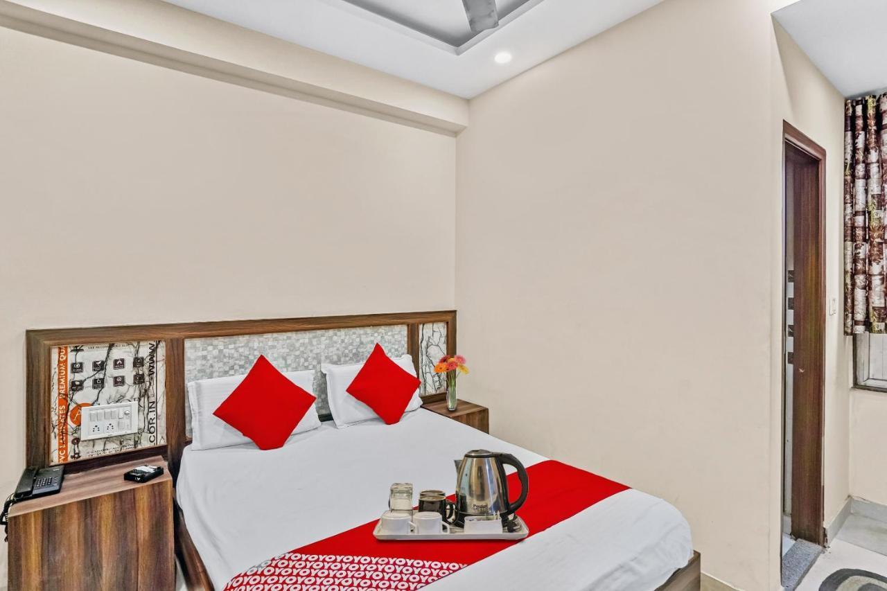 Oyo 88326 Hotel Cloud 9 Nueva Delhi Exterior foto